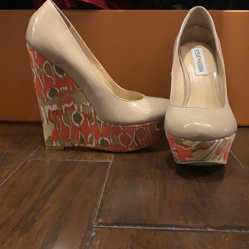 Steve Madden 5.5 wedges